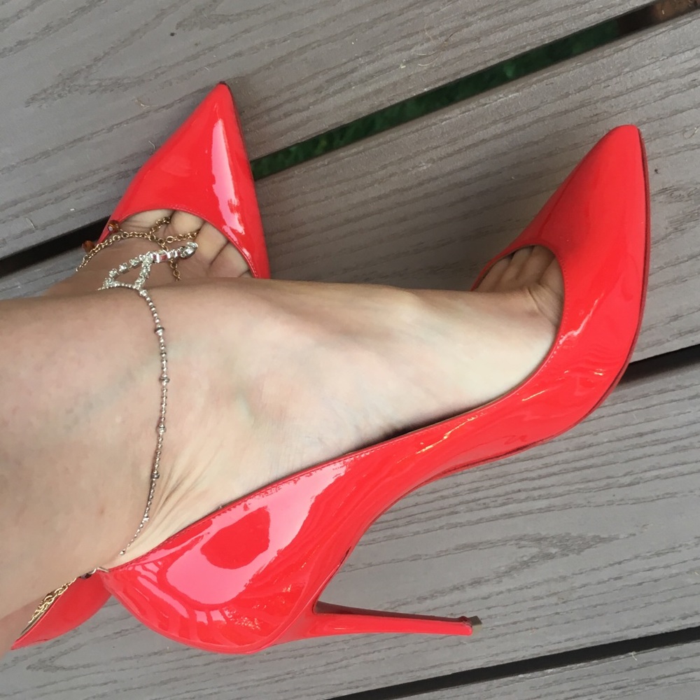 Christian Louboutin Pigalle Follies Fraise